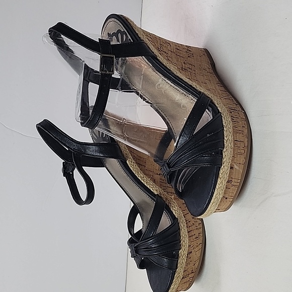 NWT Fergalicious By Fergie Black Wedge Sandals Size 6 4.5" Heel - Picture 3 of 11